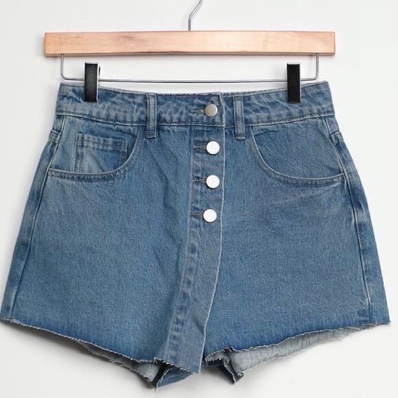 NWT Cloud 10 Jeans Cutout Shorts / Skort Size Medium - Picture 2 of 8